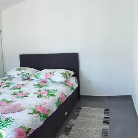 Apartman Rosa Apartment *