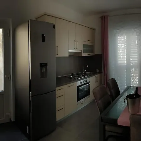 Apartman Rosa Apartment