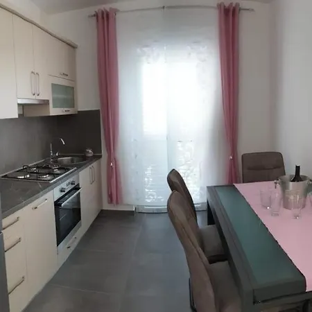 Apartment Apartman Rosa Posedarje